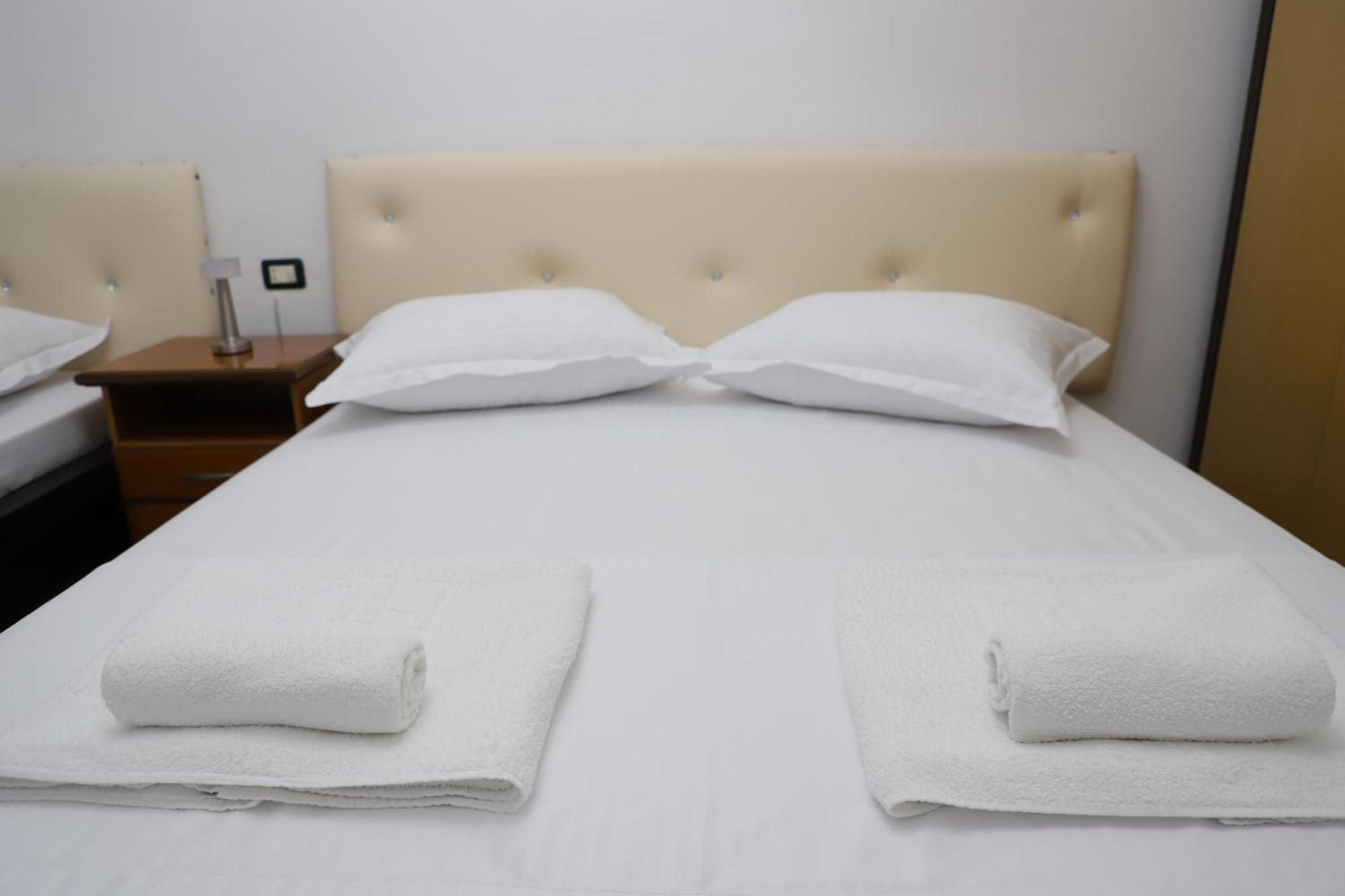 Tb One Bedroom Apartment Берат Екстер'єр фото